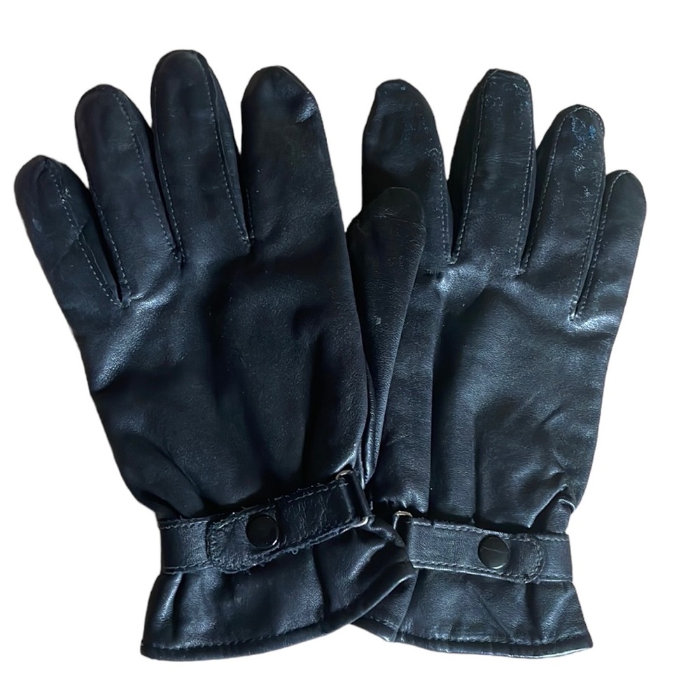 - Vintage leather buckle wrist gloves